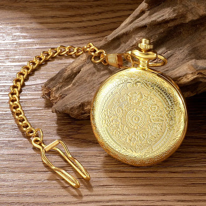 Collier montre femme vintage élégant doré sur bois