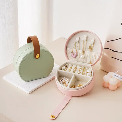 Boite à bijoux chic élégante ouverte pour femme