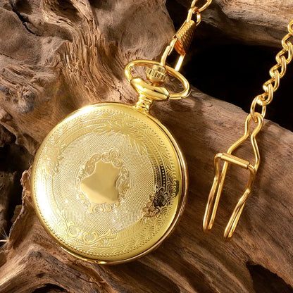 Collier montre femme vintage doré sur bois